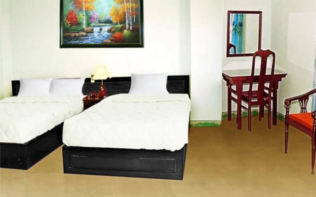 Golden Dragon Hotel - photo 3