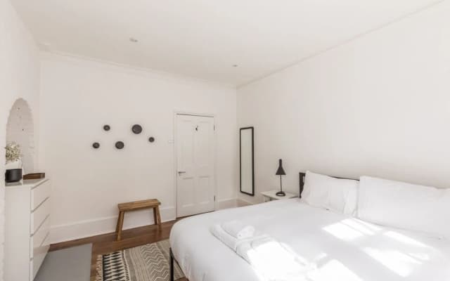Eson2 - Charming 3 Bedroom Flat in Chelsea - photo 5