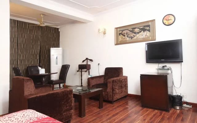 OYO 358 Hotel Golden Leaf - photo 4