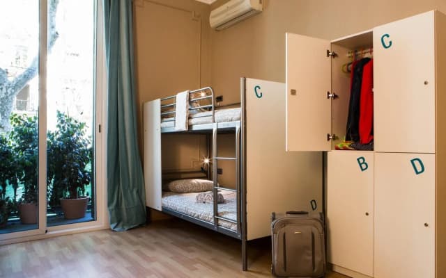 Born Barcelona Hostel - photo 3