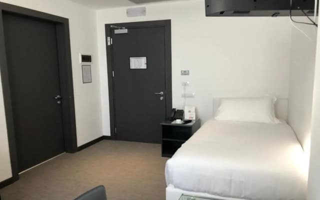 Loto Business Hotel - photo 3