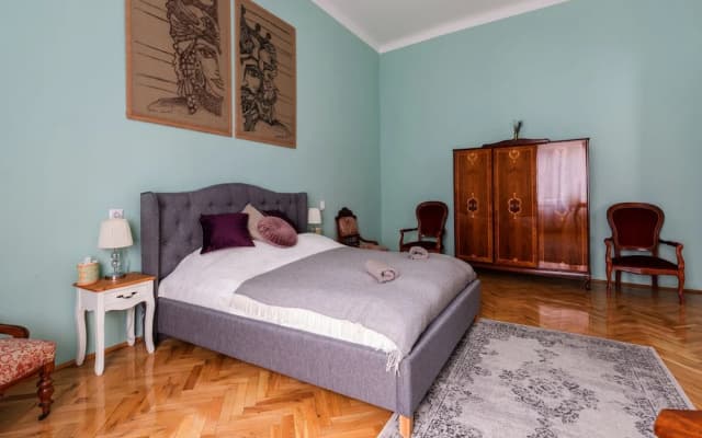 Luxury & Spacious Eclectic Style Apartment - photo 5
