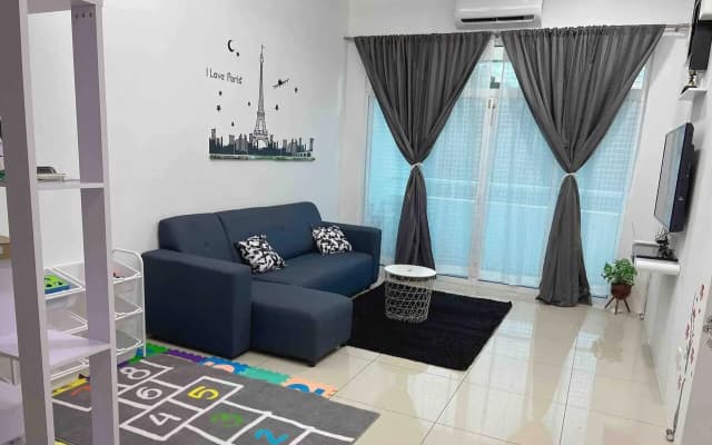 Condo 3 Bedroom @ Georgetown Gelugor USM Queensbay - photo 2