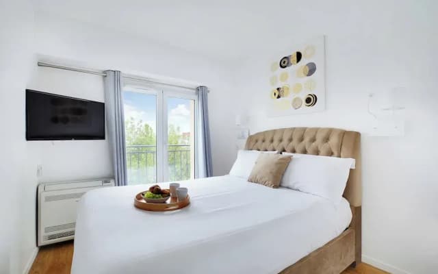 Exceptional Triplex With Terrace - Montmartre - photo 3