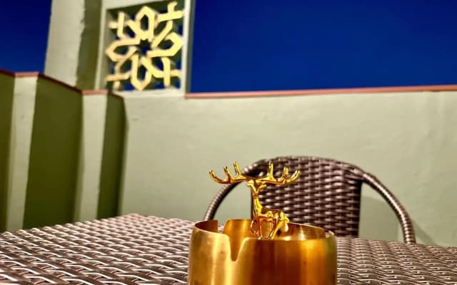 Elegant studio with private entrance with full services - photo 3