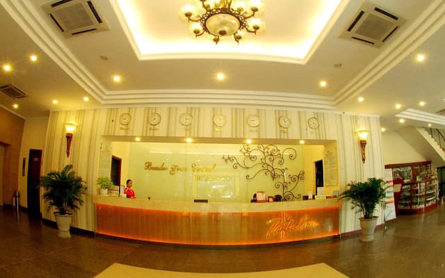 Bamboo Green Central Hotel - photo 2