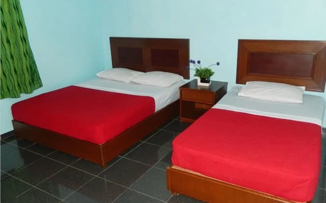 Riverside Hotel - photo 4