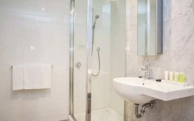 Richmond Central Apartments - photo 5