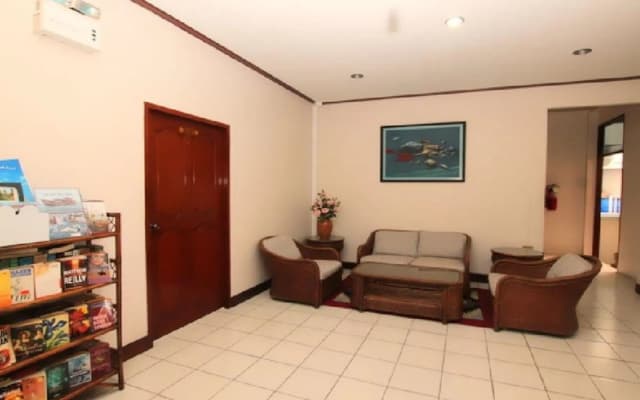 Baan Busarin Hotel - photo 2
