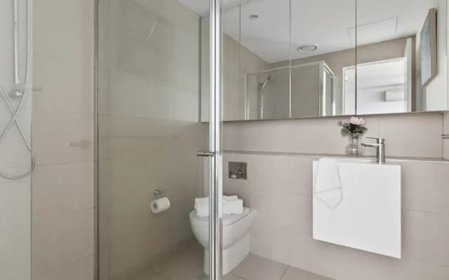 Modern 2BR Apt by the Yarra River - photo 5