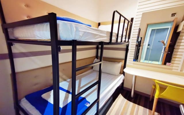 Podstel Hostel Bangkok By RedDoorz - photo 5