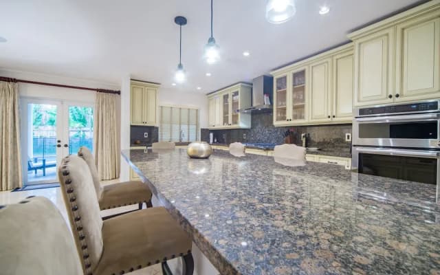Crystal Court Estate - Four Bedroom Home - photo 2
