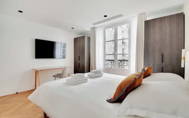 Apartment for 8 People in Madeleine - photo 4