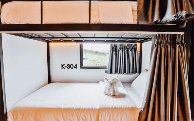 Kampor Co Working Space and Bed - photo 4