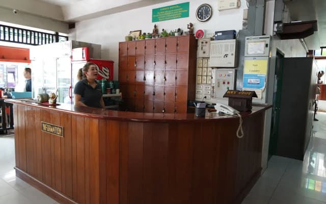 Nikom Court - photo 2