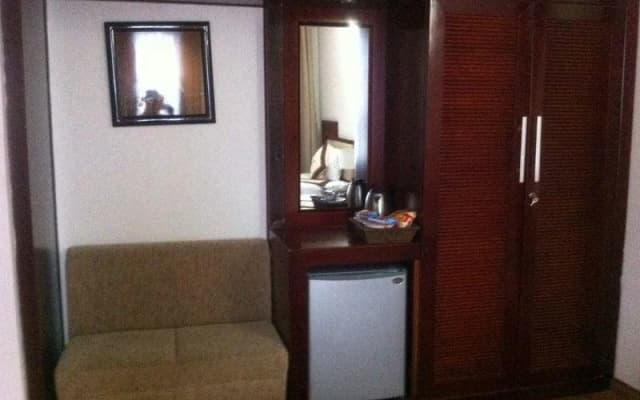 Long Anh Hotel - photo 5