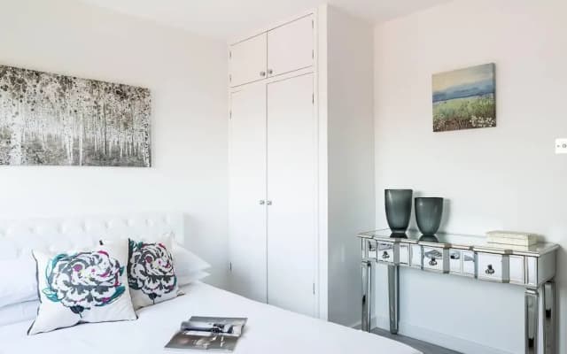Stylish 2BR Flat next to Battersea Park - photo 5