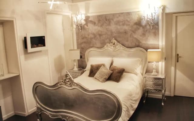 DRRome Spanish Luxury Suites - photo 4