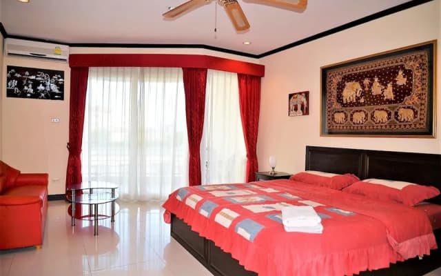 Plaza Residence Jomtien Beach - Large Studio Condo - photo 3