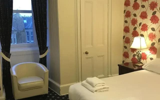 The Alexander Guest House - photo 2