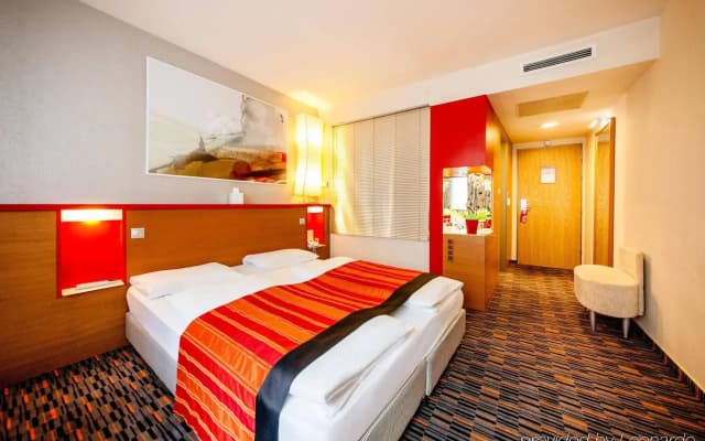 Royal Park Boutique Hotel - photo 4