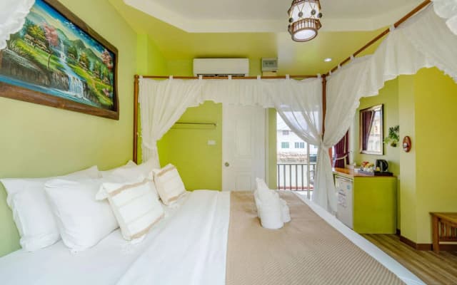 Moonlight Koh Larn - photo 2