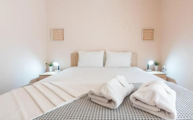 Stylish Acropolis Apartment by Cloudkeys - photo 3