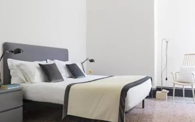 Garibaldi Suites Apartment - photo 2