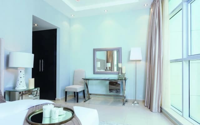 Nasma Luxury Stays - Skyview Tower - photo 4