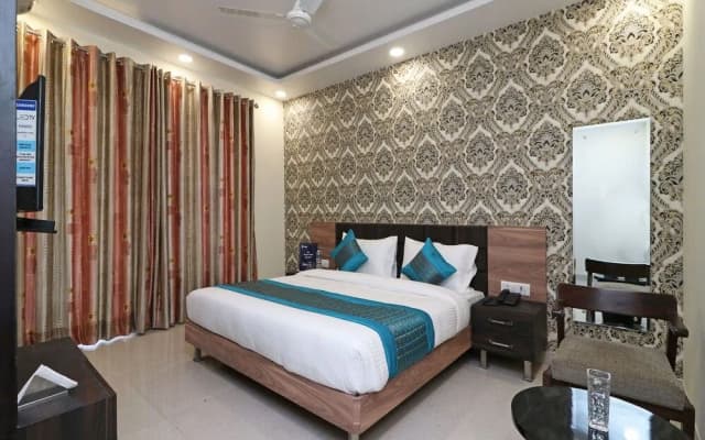 OYO 11611 Royal Palace Inn - photo 2