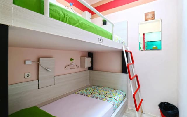 Mel's Dorm - photo 3