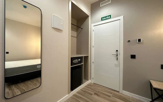 CC Opera Suites - photo 2
