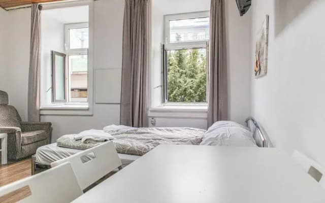 1BR Apt by Danube Millennium Mall - photo 2