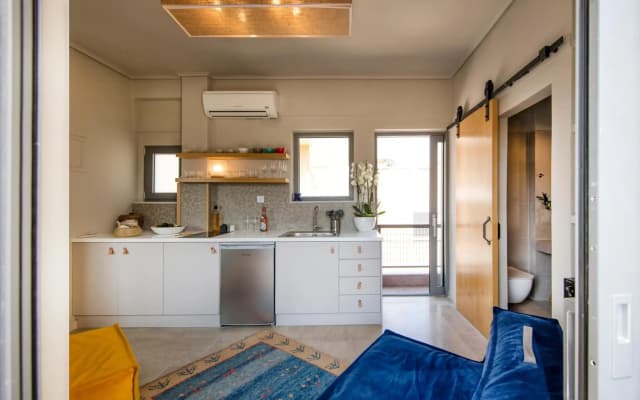Sunny Loft with Acropolis View - photo 3