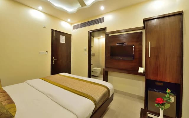 Hotel Aman International at New Delhi Station - photo 3
