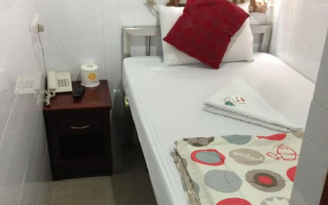 Canadian Hostel - photo 2