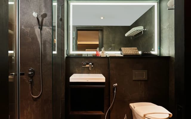 The Gravitique Hotel Khaosan - photo 5