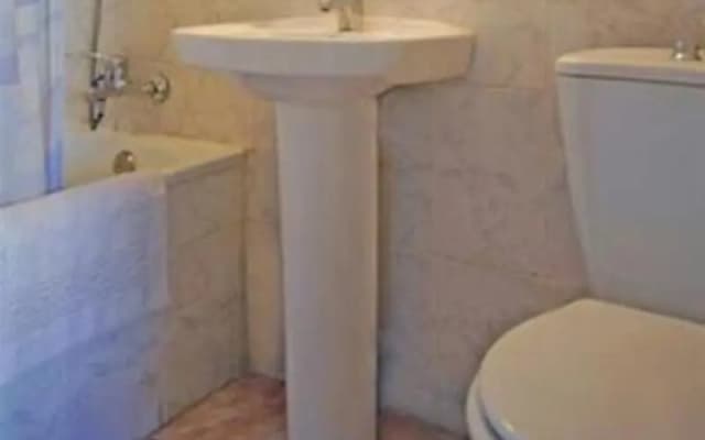 Hostal Alcazar Regis - photo 4