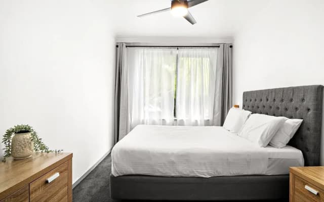 Serene 2-bed Apartment in St Kilda - photo 3