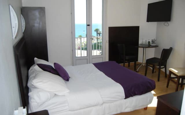 Azur Hotel - photo 3