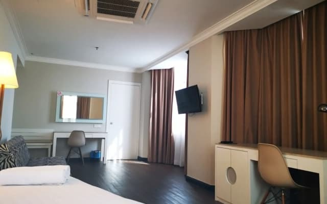 Regalodge Hotel & Spa - photo 3