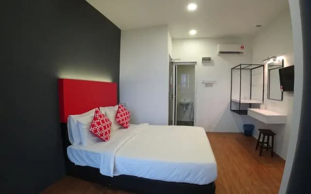 The Red Hotel - photo 5