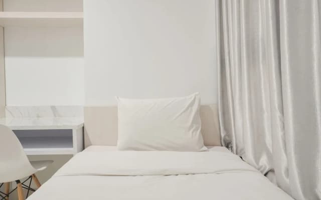 Stunning And Strategic 2Br Gold Coast Apartment Near Pik - photo 3