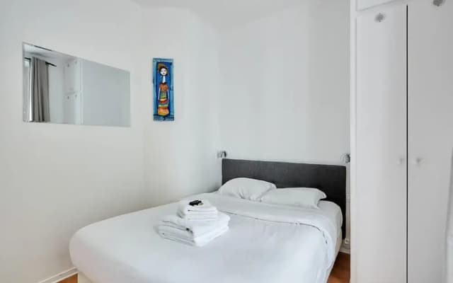 Charming 1 Bedroom Apartment Le Marais - photo 2