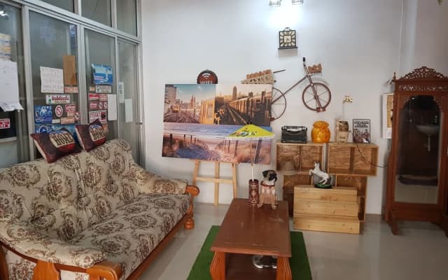 Thee Thee Guesthouse - photo 2