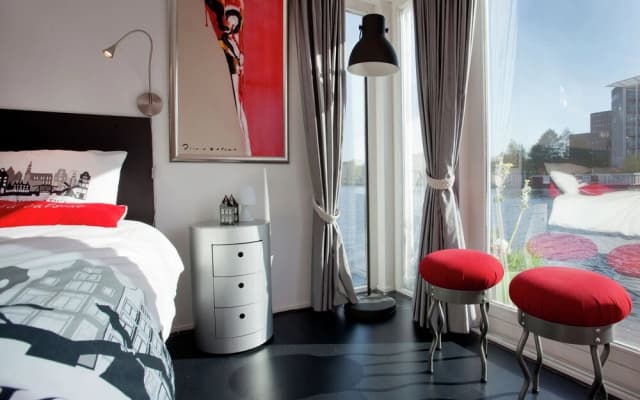 A Bed & Breakfast on a Splendid Houseboat - photo 3