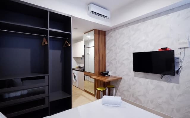 Comfortable Studio Puri Mansion Apartment - photo 2