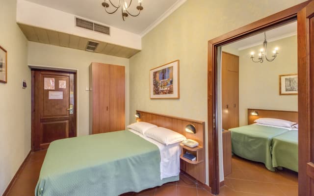 Hotel Corona - photo 5