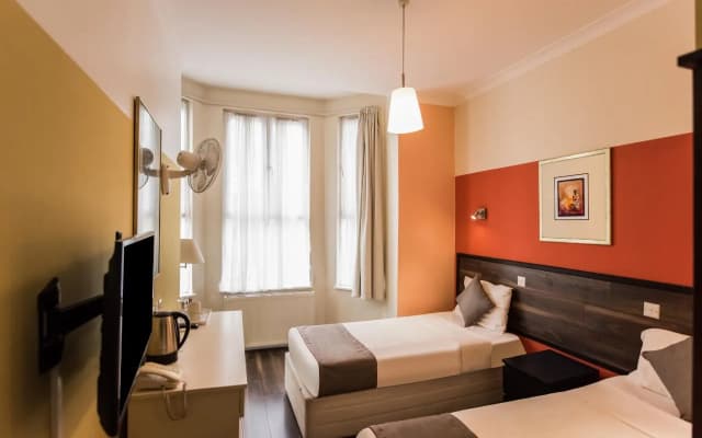 OYO Grantly Hotel - photo 5