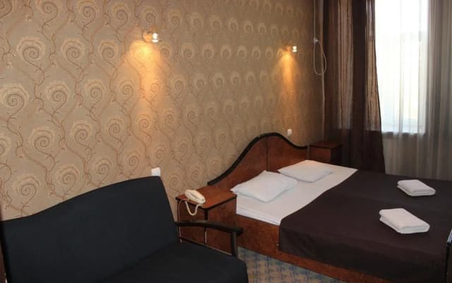 BY Universal Hotel - photo 2